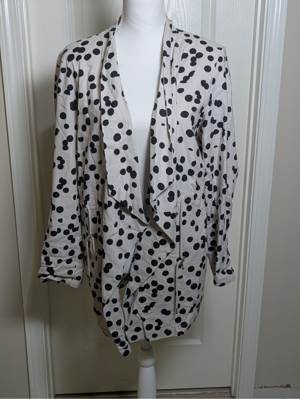 Tahari Blazer Cream/Black Polka Dot Women's Size Medium Business Casual Jacket